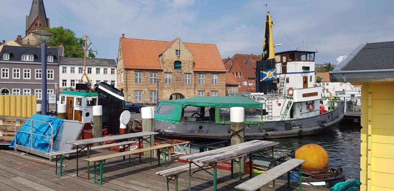 Ferienwohnung Kapitainskoje direkt am Hafen Flensburgs Exterior foto
